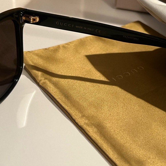 EUC Black Square Gucci Sunglasses- Authentic - Picture 6 of 8
